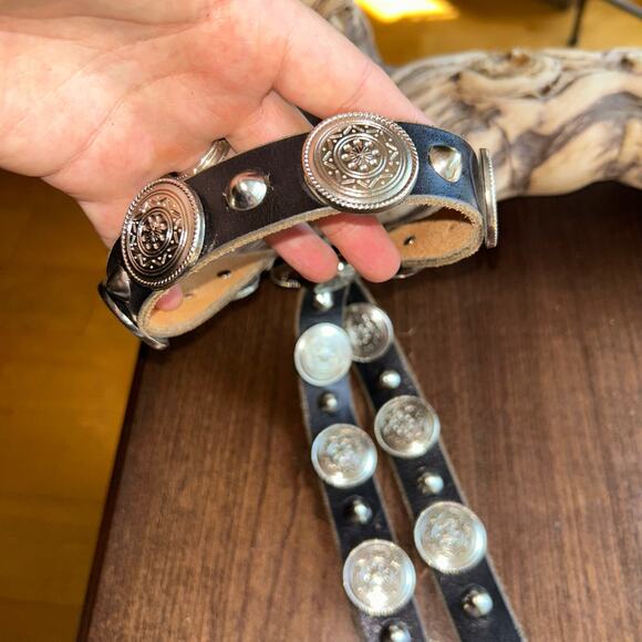 Vintage women’s size 38 black leather silver studded with medallions stamped US - Picture 6 of 11